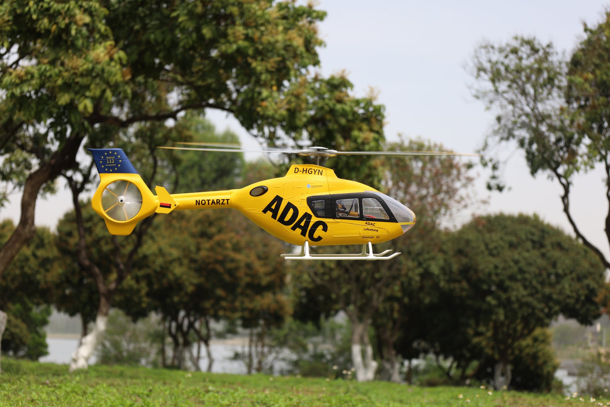 FlyWing EC-135 6CH M10 GPS 3D Hovering Aircraft Auto Return RC RTF Helicopter image 3
