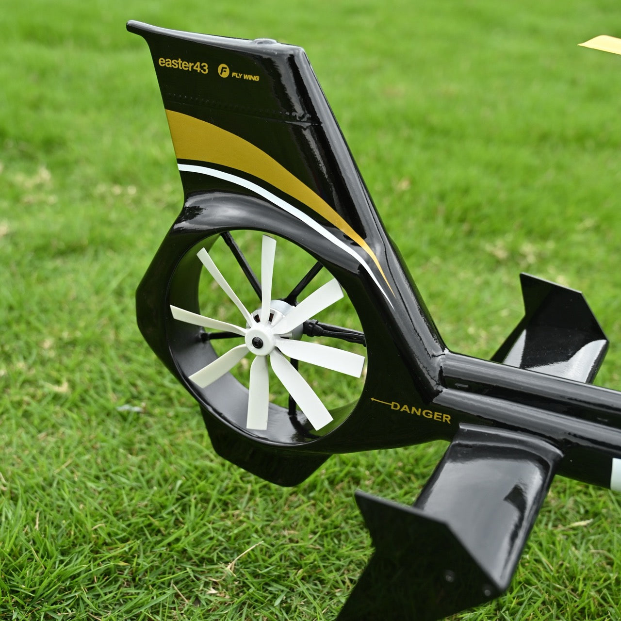 Flywing EC-135 LF 470 ACE GPS/ATT Scale RC Helicopter (RTF)