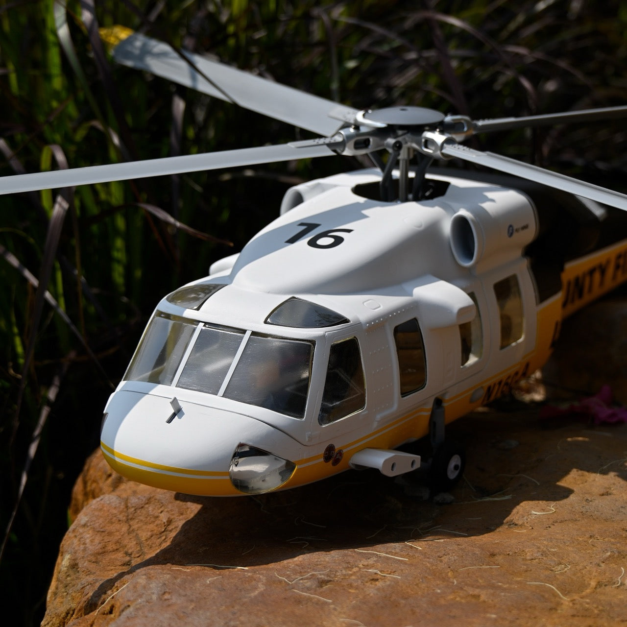 Flywing UH-60L 470 ACE GPS/ATT Scale RC Helicopter (RTF) – Sikorsky Black Hawk